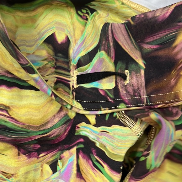 Fast and Free LuLulemon tights - Picture 3 of 4